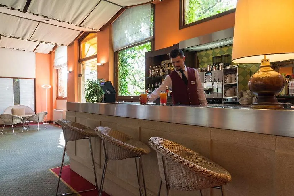 Villa Borghese, The Originals Relais Greoux-les-Bains