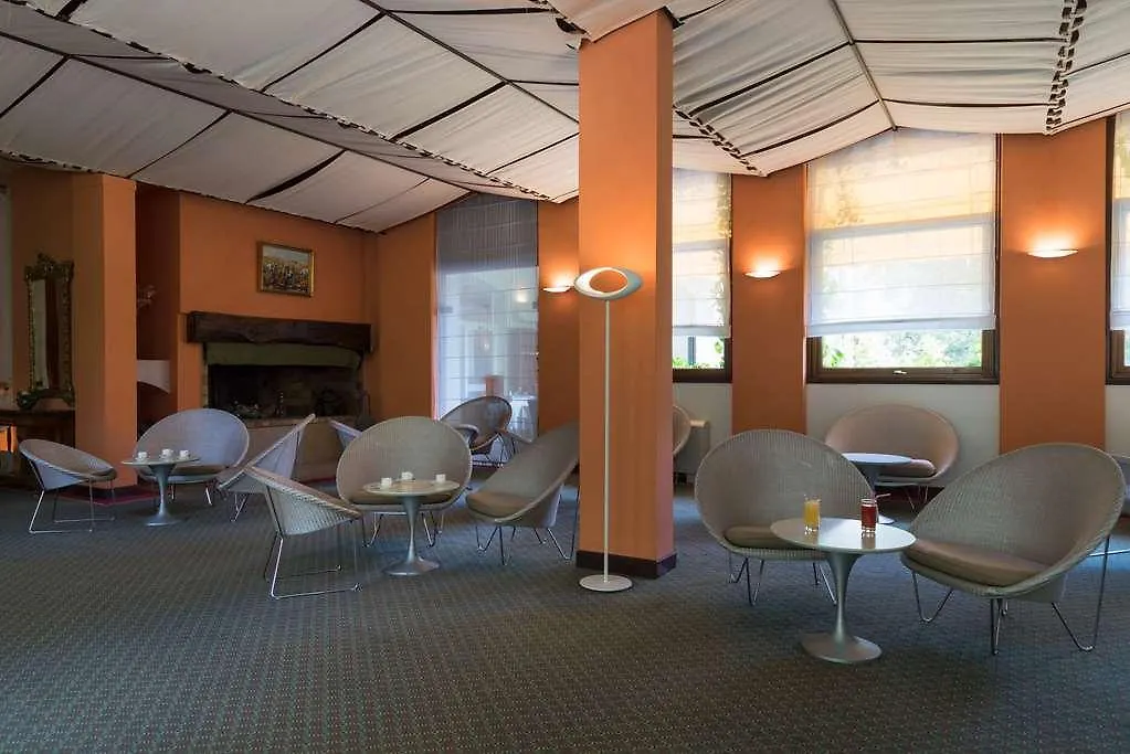 Villa Borghese, The Originals Relais Greoux-les-Bains Hotel