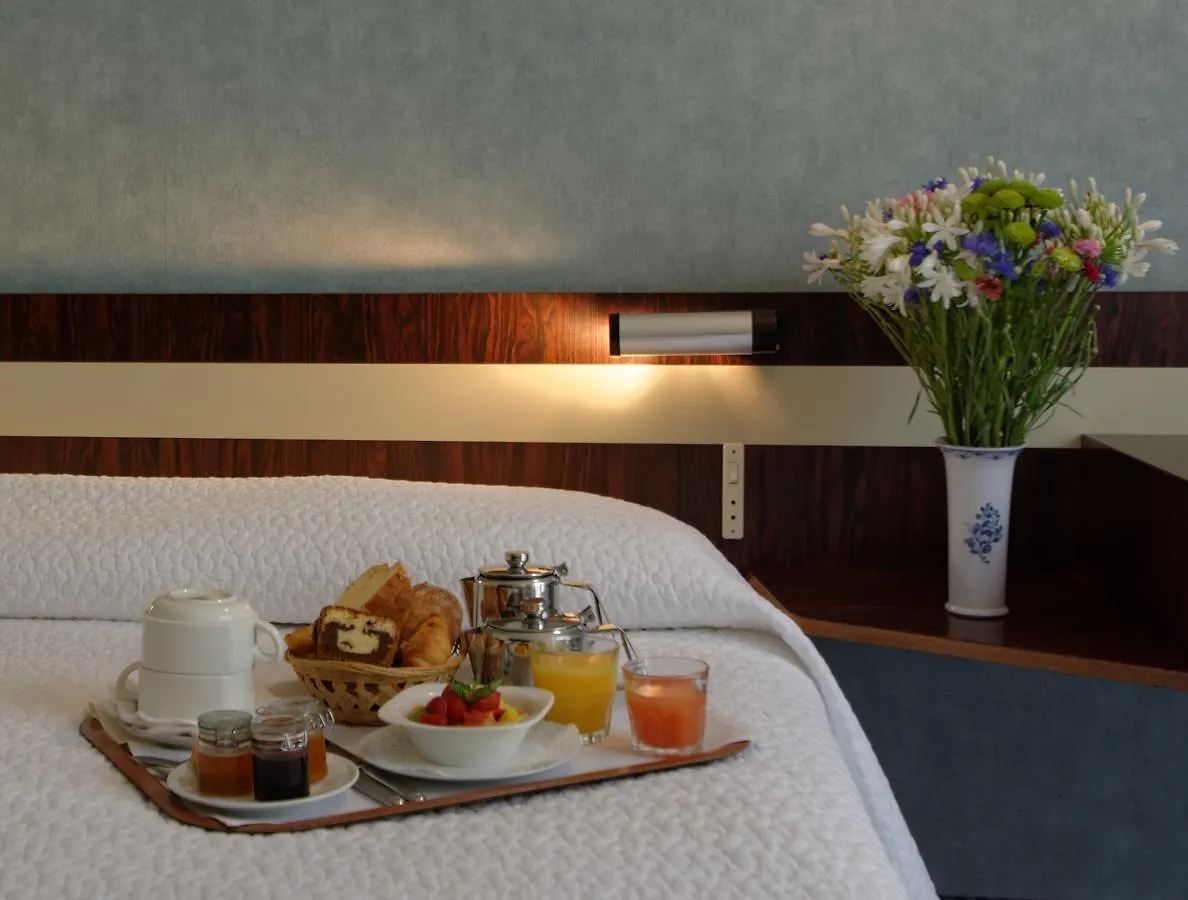 Villa Borghese, The Originals Relais Greoux-les-Bains 4*,  France